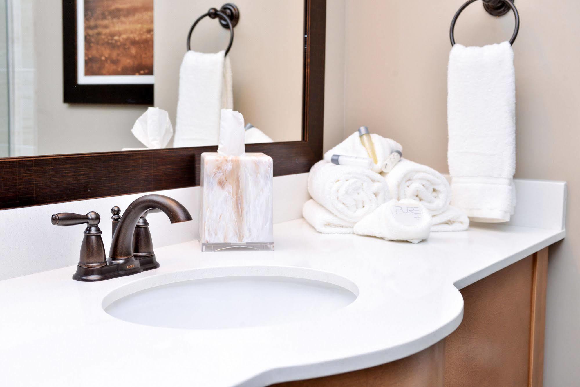 Appomattox Inn And Suites מראה חיצוני תמונה