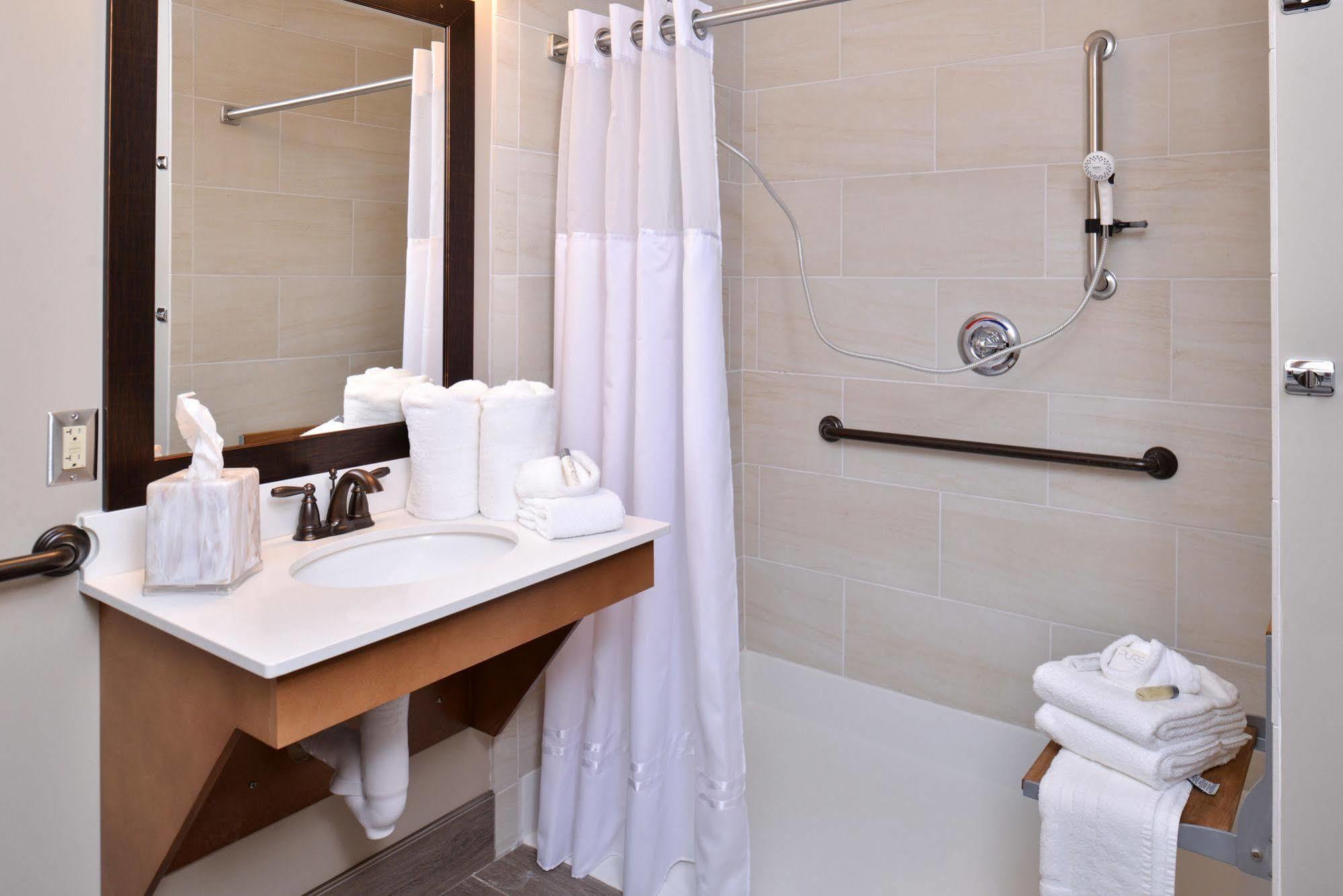Appomattox Inn And Suites מראה חיצוני תמונה
