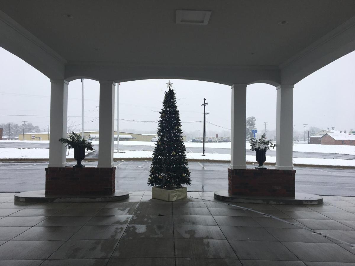 Appomattox Inn And Suites מראה חיצוני תמונה